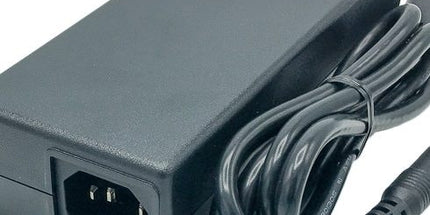 PPL90U – Tischnetzteil C14 mit 90 Watt Teilen